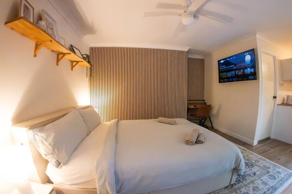 Peaceful Close To Shops, Motorway, National Forest & Koalas! Apartment Tanah Merah
