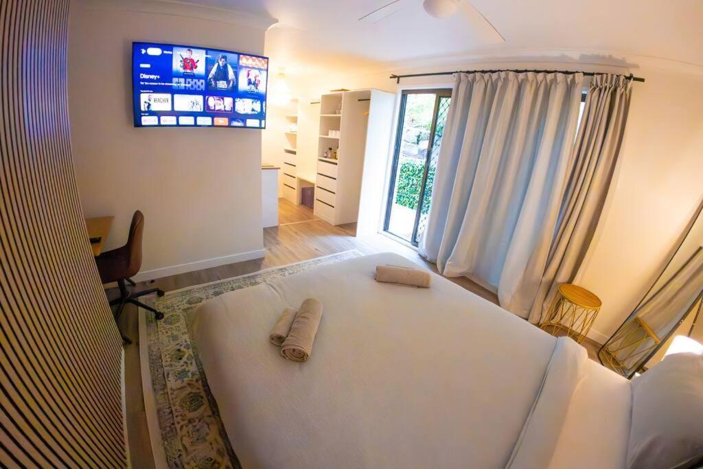 Peaceful Close To Shops, Motorway, National Forest & Koalas! Apartment *